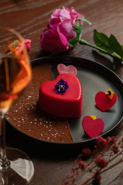 Restaurant Downtown Dubai Valentine's day romantic dining, celebrate love at Jamavar, candlelight dances across the dining room.