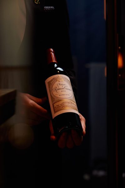 Valentine’s romantic candle lit dining menu at Jamavar Restaurant Berkeley Square Mayfair celebrations, candlelight flickers across the dining room.